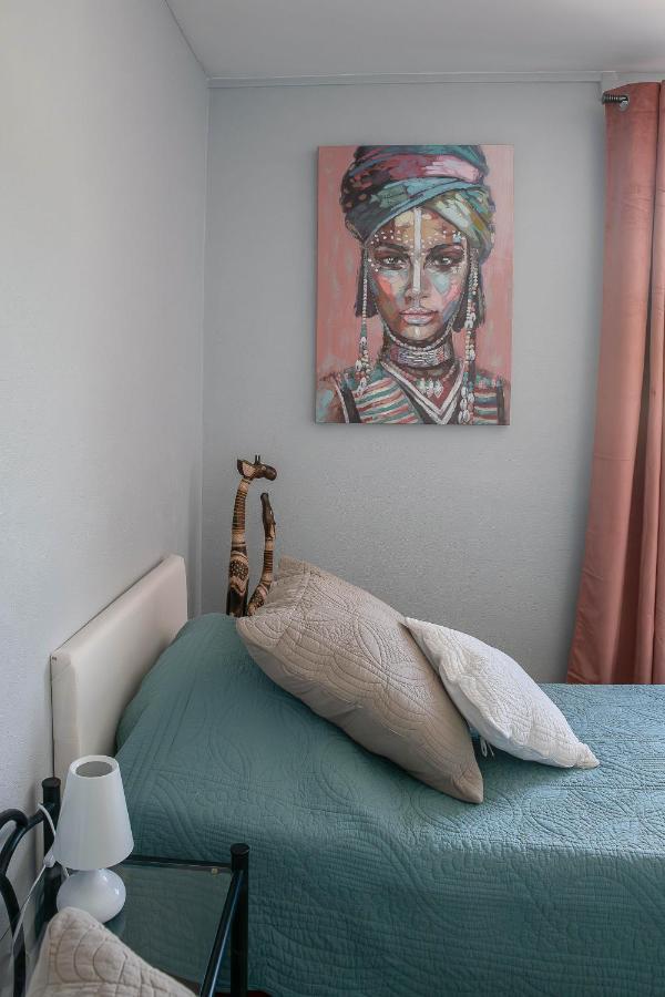 Le Raymond: Centrally Located Apartment with Parking Vichy Exterior photo