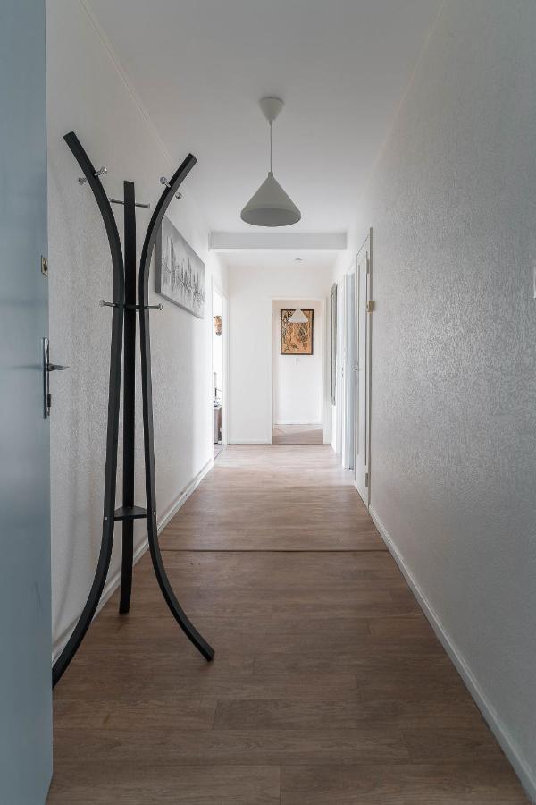 Le Raymond: Centrally Located Apartment with Parking Vichy Exterior photo