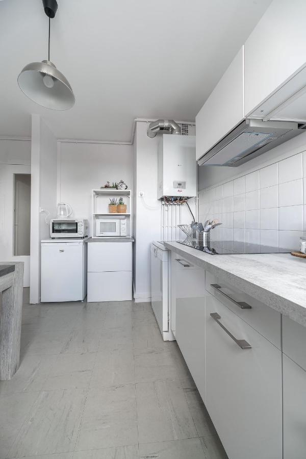 Le Raymond: Centrally Located Apartment with Parking Vichy Exterior photo