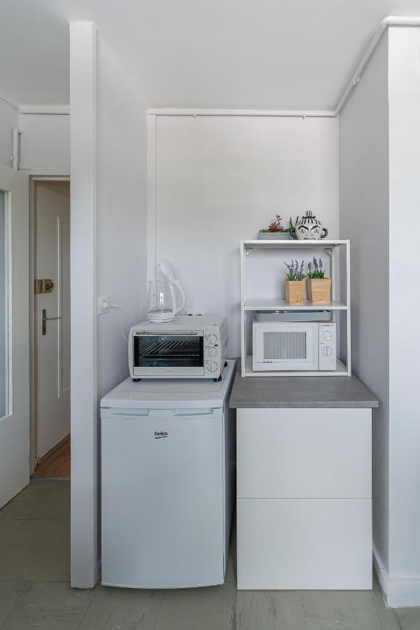 Le Raymond: Centrally Located Apartment with Parking Vichy Exterior photo