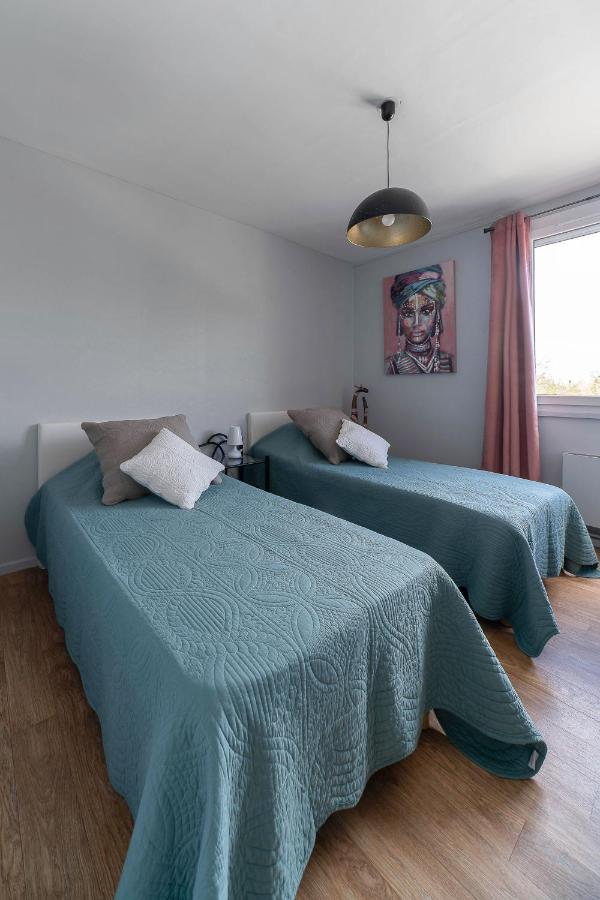 Le Raymond: Centrally Located Apartment with Parking Vichy Exterior photo