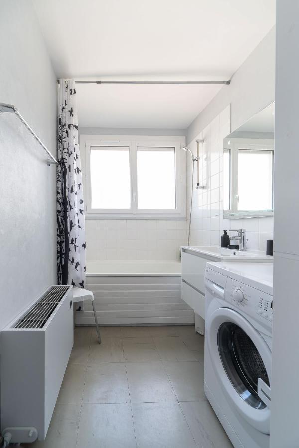 Le Raymond: Centrally Located Apartment with Parking Vichy Exterior photo