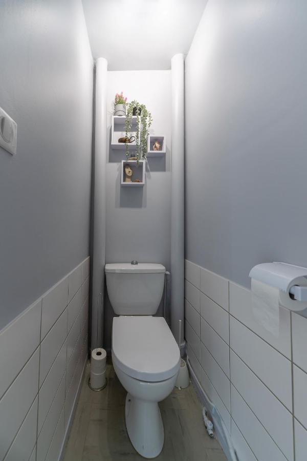 Le Raymond: Centrally Located Apartment with Parking Vichy Exterior photo