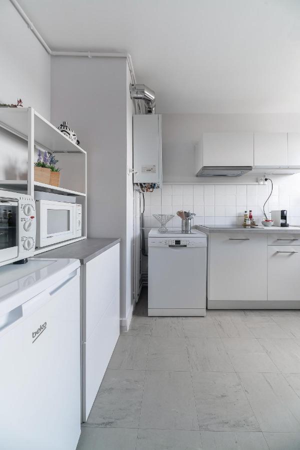Le Raymond: Centrally Located Apartment with Parking Vichy Exterior photo